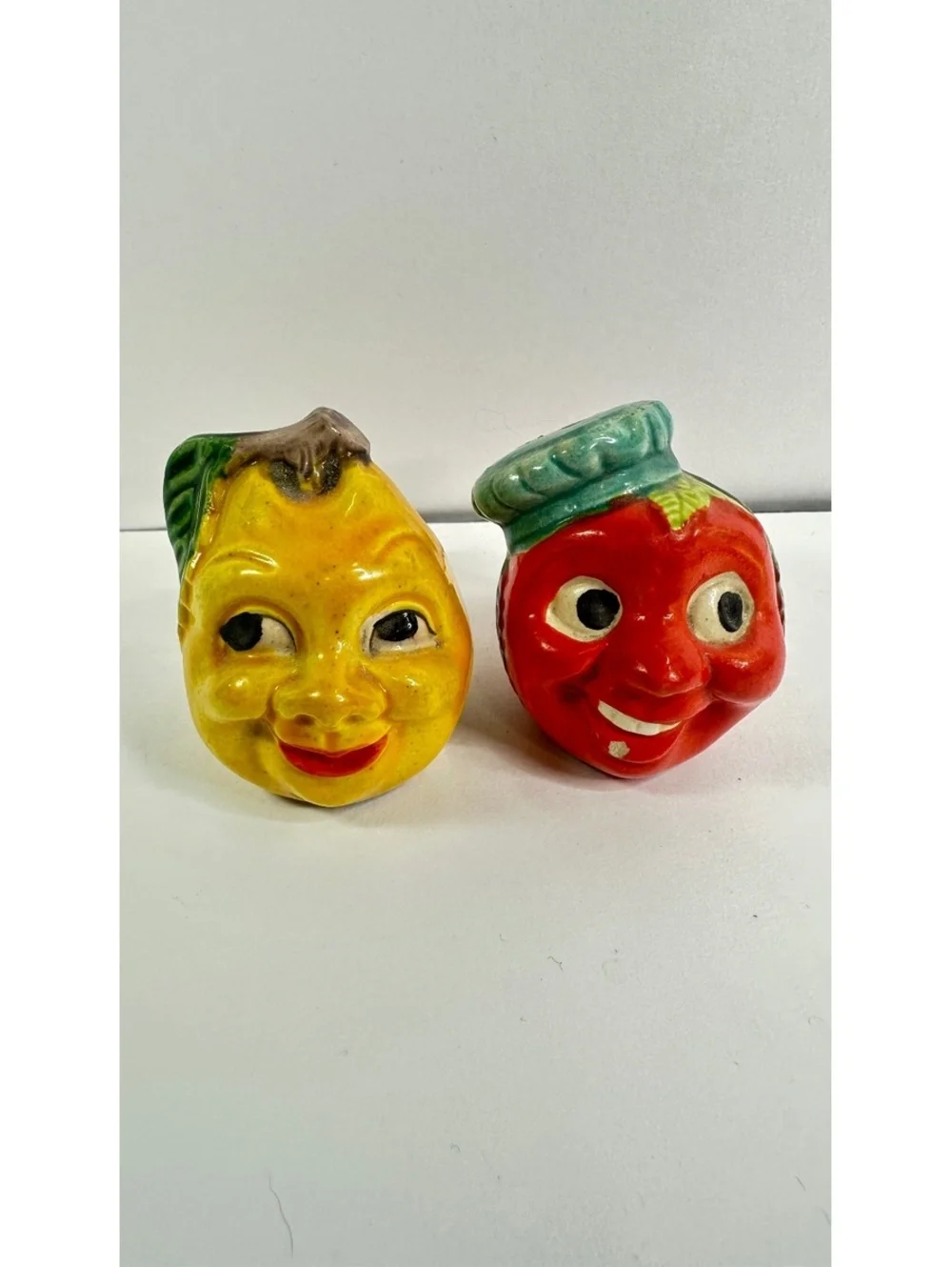 VTG 1950s Lemon & Orange Salt & Pepper Shakers Novelty Anthropomorphic Kitschy